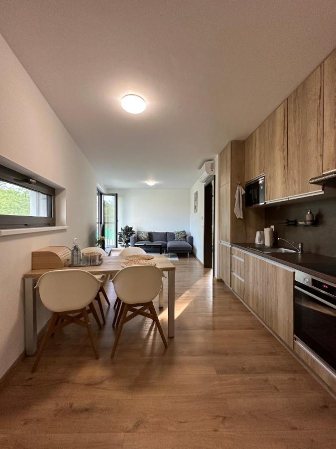 Ferienwohnung Ota-Group Luxury Selection Pressburg Exterior foto